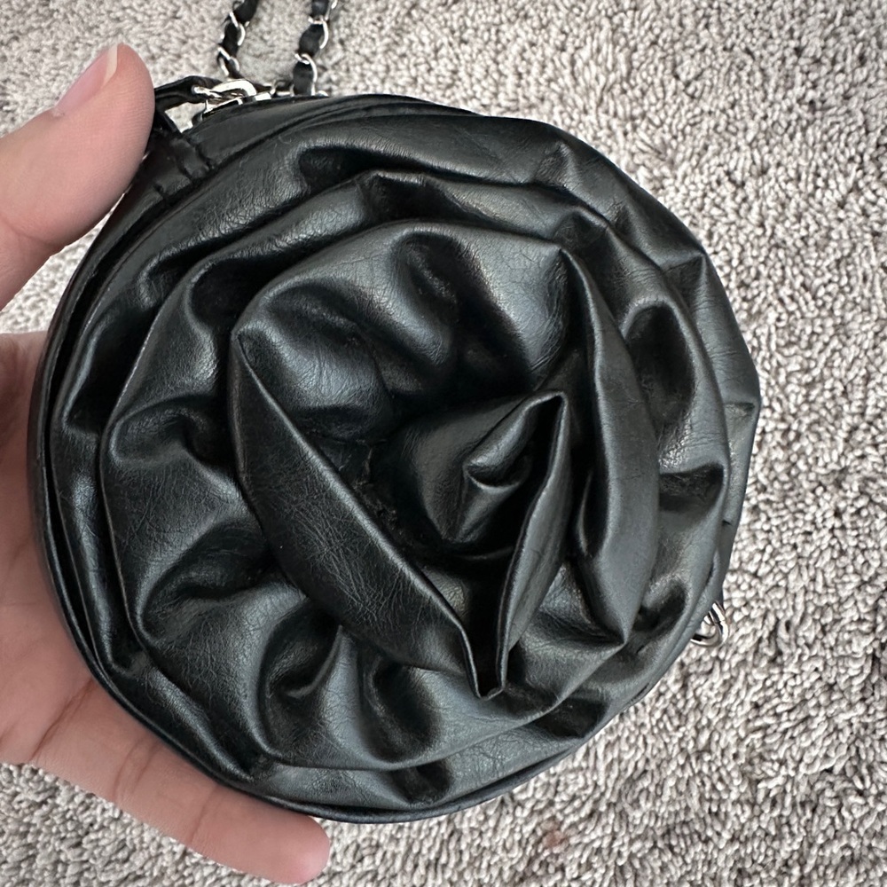 Black flower shape cross shoulder bag evening bag chain belt Fashion Expresss